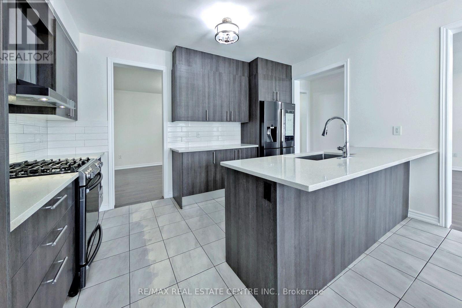 187 Lyle Drive, Clarington, Ontario  L1C 0V6 - Photo 10 - E13015004