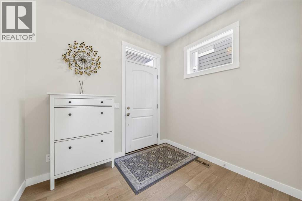 234 West Grove Point Sw, Calgary, Alberta  T3H 1Y7 - Photo 6 - A2299224