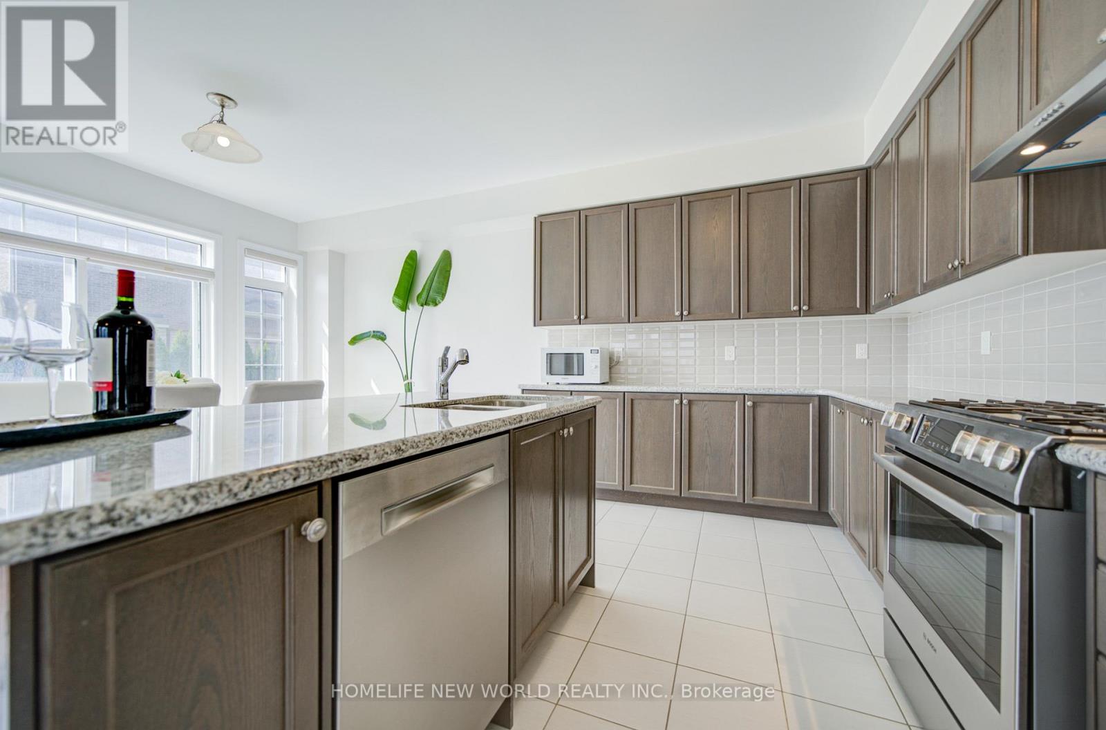 1 Stilton Avenue, Vaughan, Ontario  L4H 5B9 - Photo 12 - N13016984