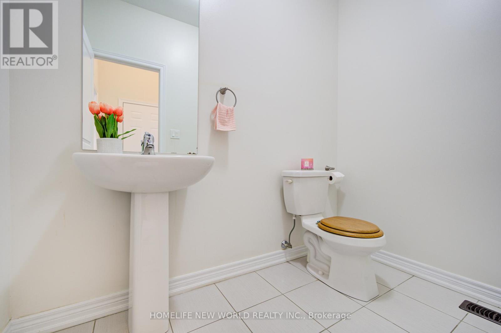 1 Stilton Avenue, Vaughan, Ontario  L4H 5B9 - Photo 16 - N13016984