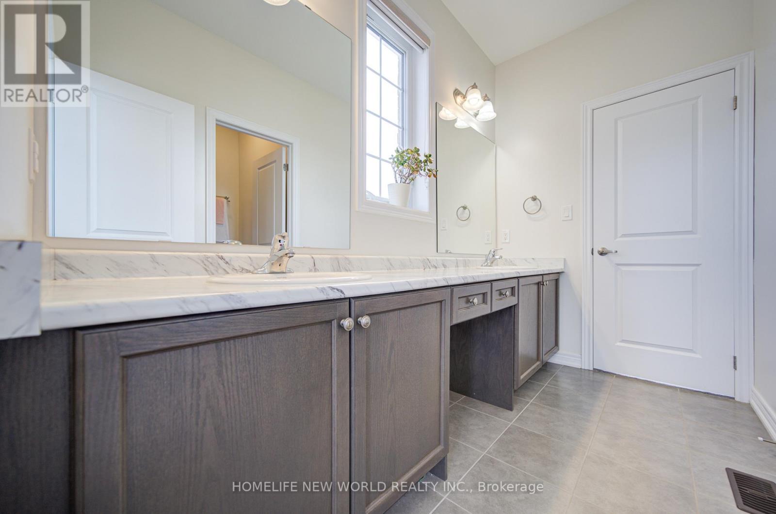 1 Stilton Avenue, Vaughan, Ontario  L4H 5B9 - Photo 28 - N13016984