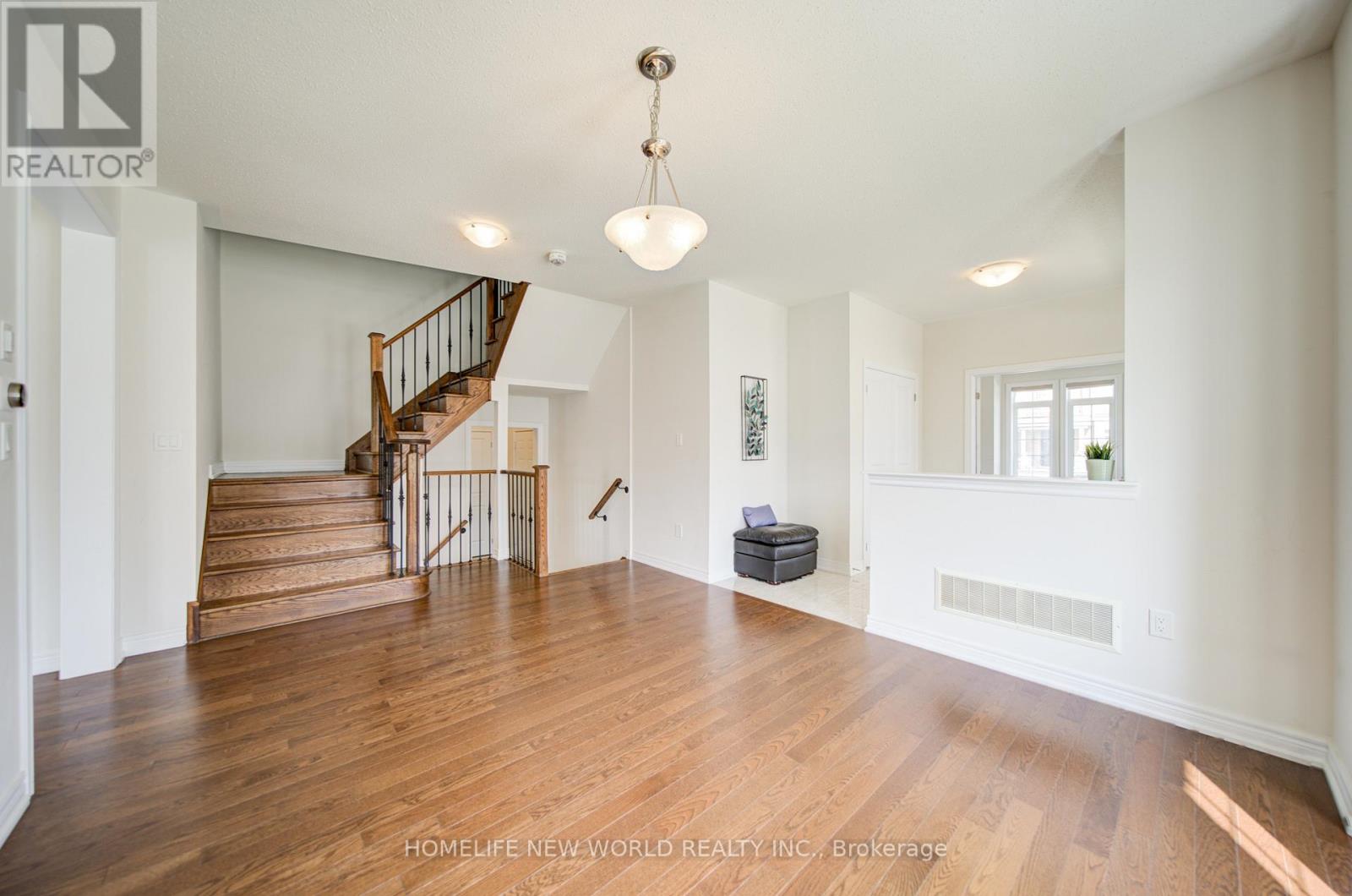 1 Stilton Avenue, Vaughan, Ontario  L4H 5B9 - Photo 6 - N13016984