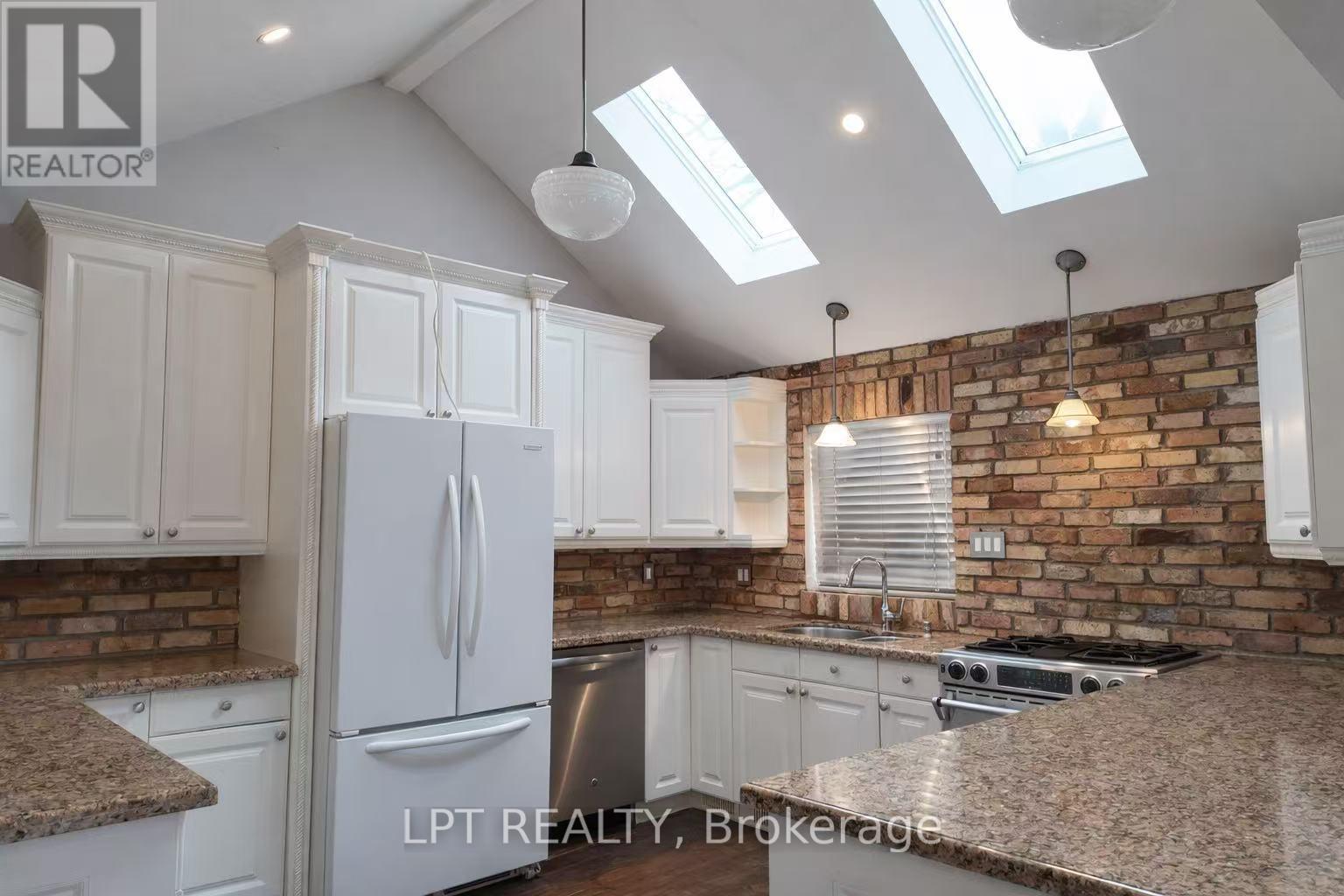 228 Pine Cove Road, Burlington, Ontario  L7N 1W2 - Photo 11 - W13016976