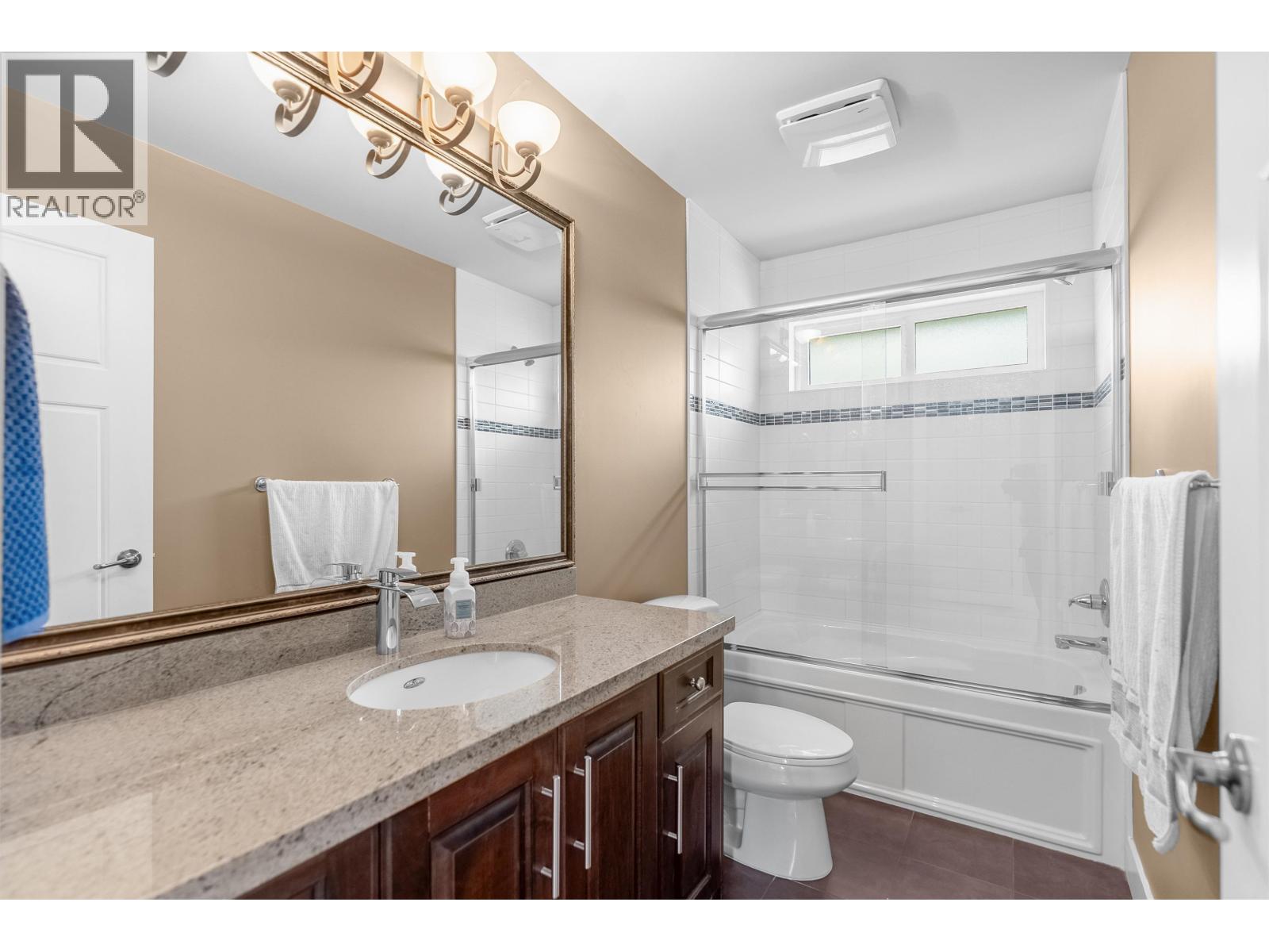 3382 Edwin Court, Coquitlam, British Columbia  V3E 0C5 - Photo 19 - R3112673