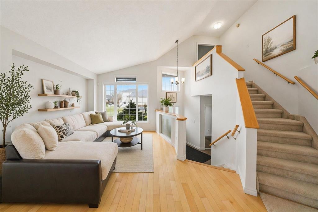 14 Danube Drive, Winnipeg, Manitoba  R2P 2Y9 - Photo 3 - 202607679