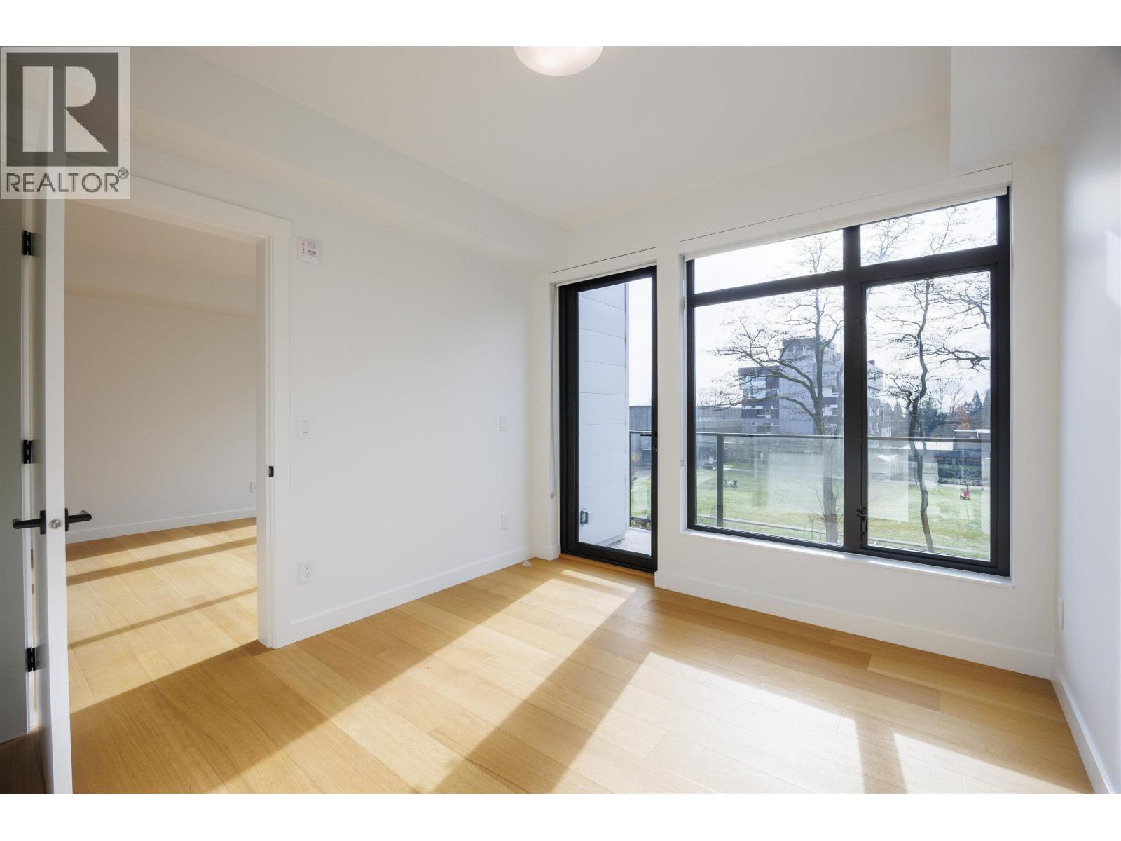 404 6485 Manitoba Street, Vancouver, British Columbia  V5Y 2Z7 - Photo 3 - R3110920