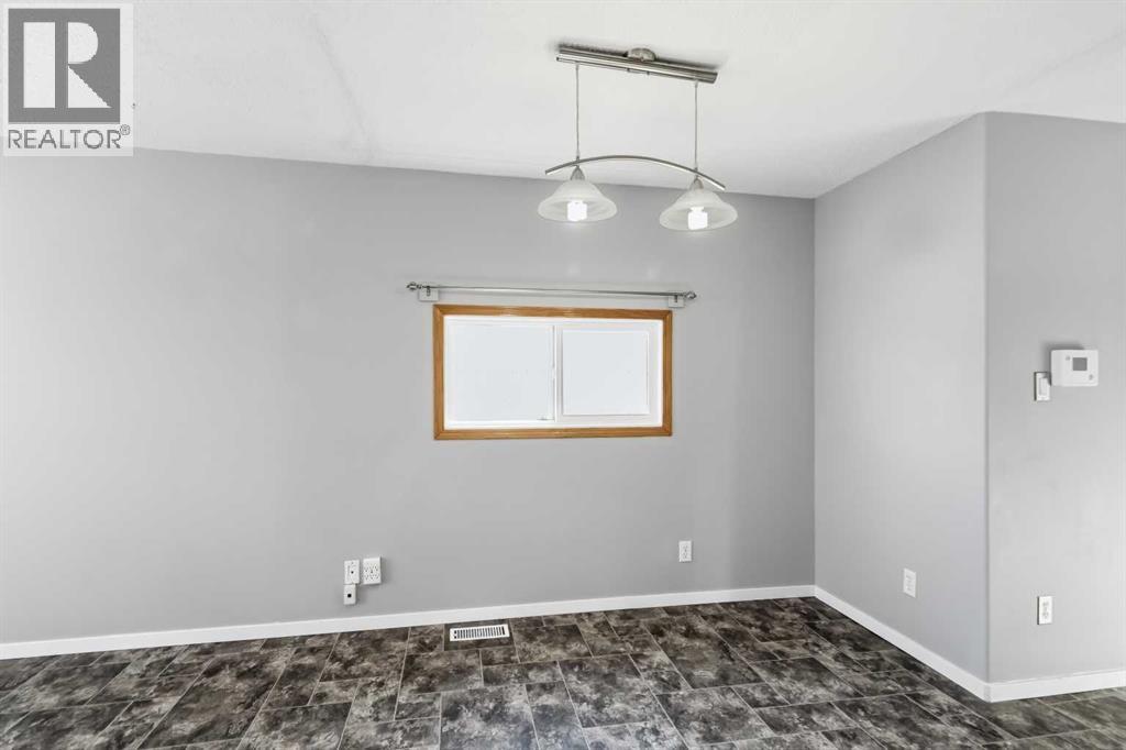 181 Greenbriar Bay, Fort Mcmurray, Alberta  T9H 3Y5 - Photo 12 - A2302787