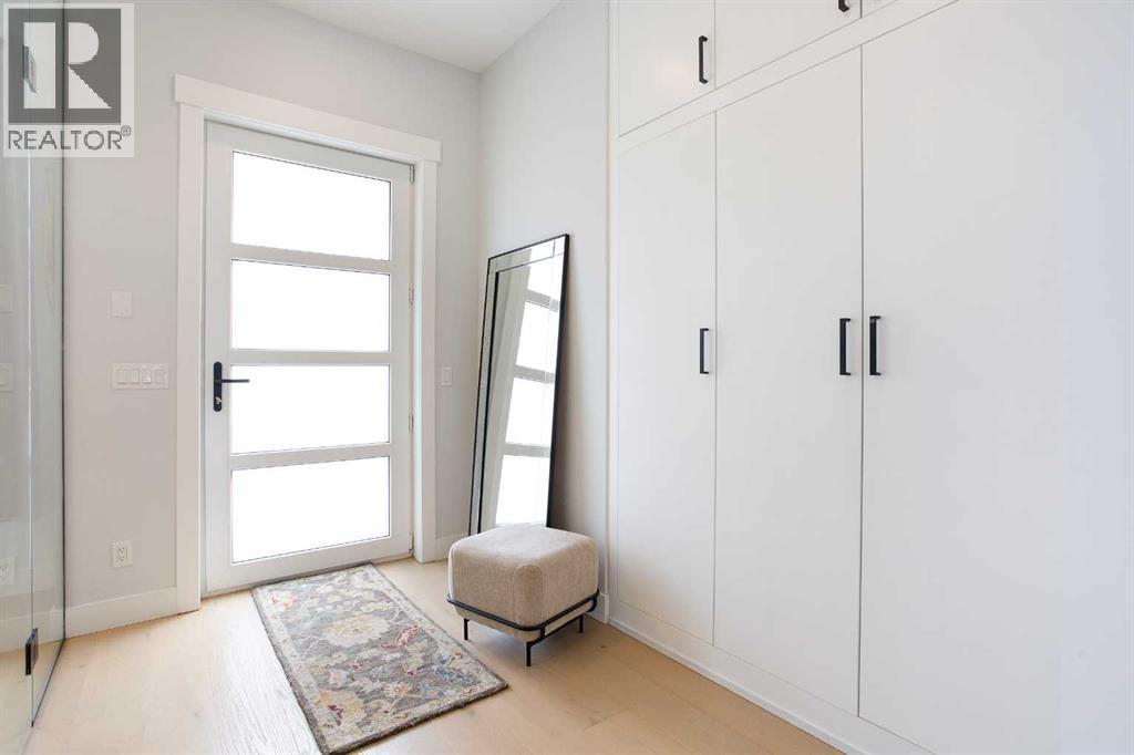 937 42 Street Sw, Calgary, Alberta  T3C 1Y9 - Photo 3 - A2302119