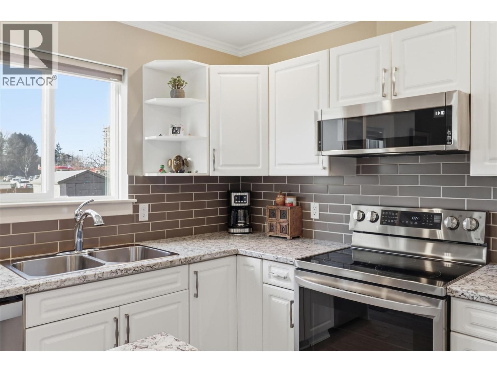 5200 Dallas Drive Unit# 6, Kamloops, British Columbia  V2C 6Y8 - Photo 4 - 10374316