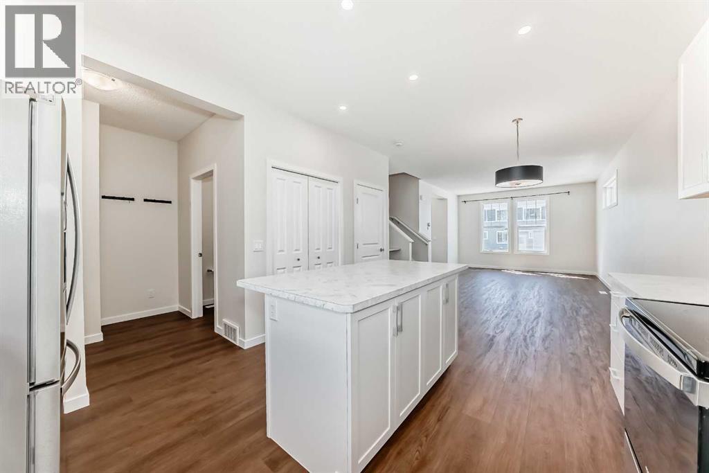 80 Magnolia Way SE, Calgary, Alberta  T3M 2W7 - Photo 9 - A2291460