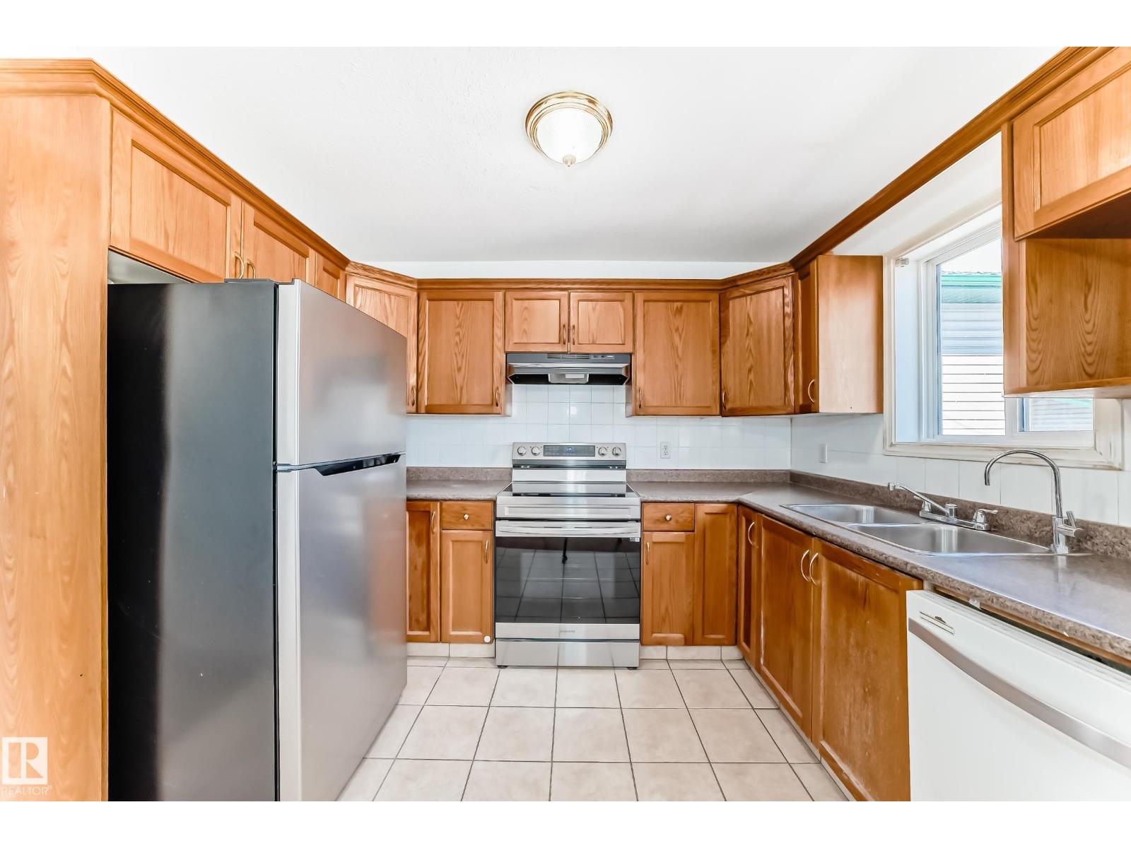 11727 83 St Nw, Edmonton, Alberta  T5B 2Z1 - Photo 6 - E4483099