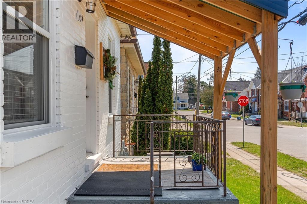 134 Superior Street, Brantford, Ontario  N3S 2L2 - Photo 5 - 40818561