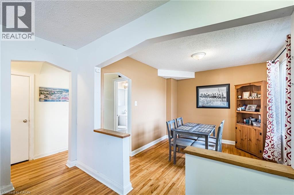 40 N Ellis Crescent N, Waterloo, Ontario  N2J 3N4 - Photo 7 - 40822140