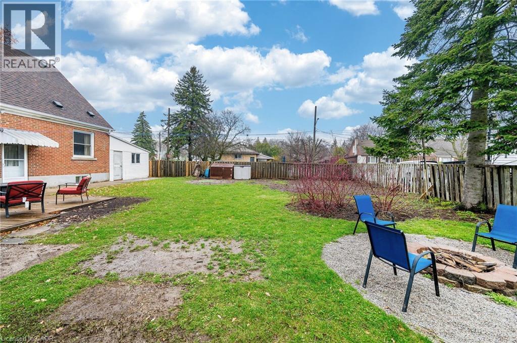 40 N Ellis Crescent N, Waterloo, Ontario  N2J 3N4 - Photo 47 - 40822140