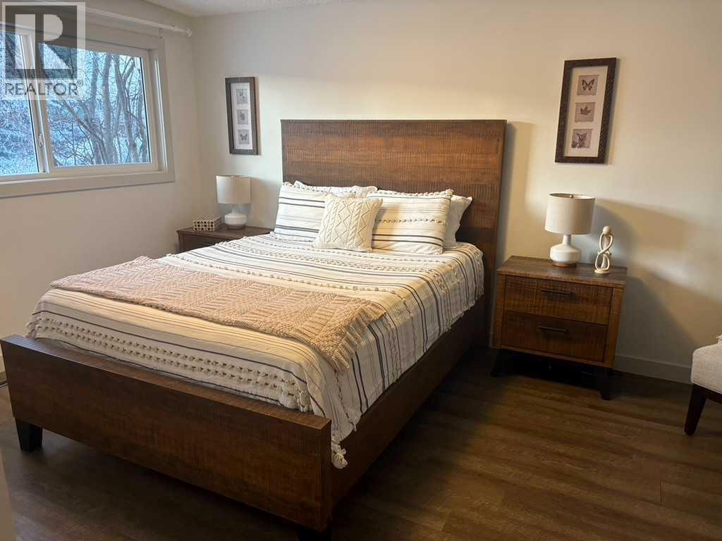 10212 7 Street SW, Calgary, Alberta  T2W 0G3 - Photo 14 - A2291733