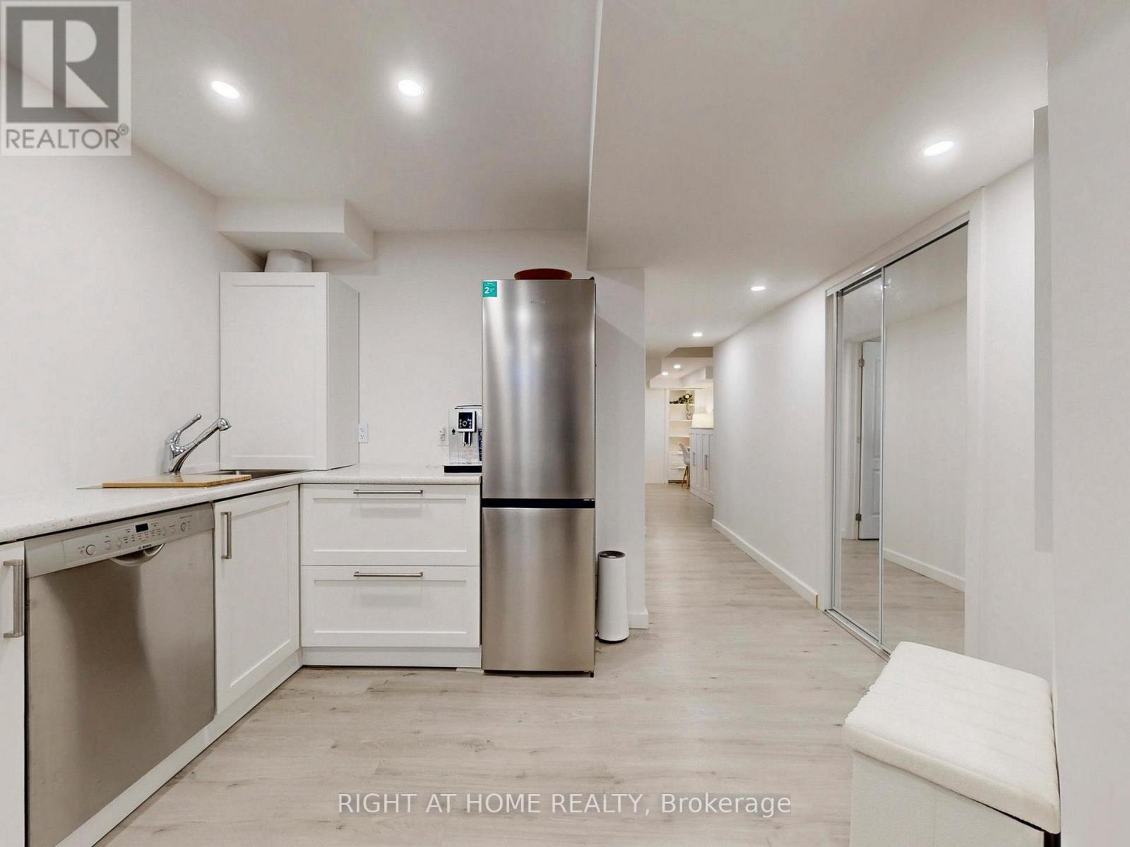 179 Vanguard Road, Vaughan, Ontario  L4K 5G8 - Photo 39 - N12998492