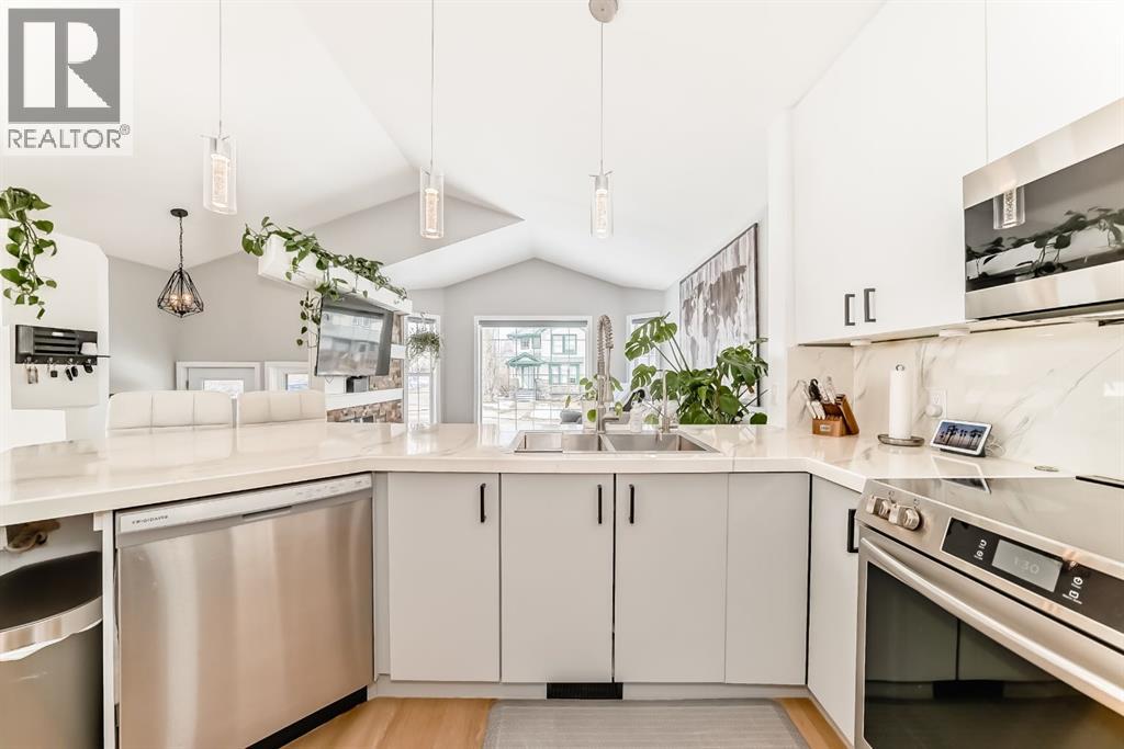 45 Hidden Hills Way Nw, Calgary, Alberta  T3r 5t1 - Photo 9 - A2300170