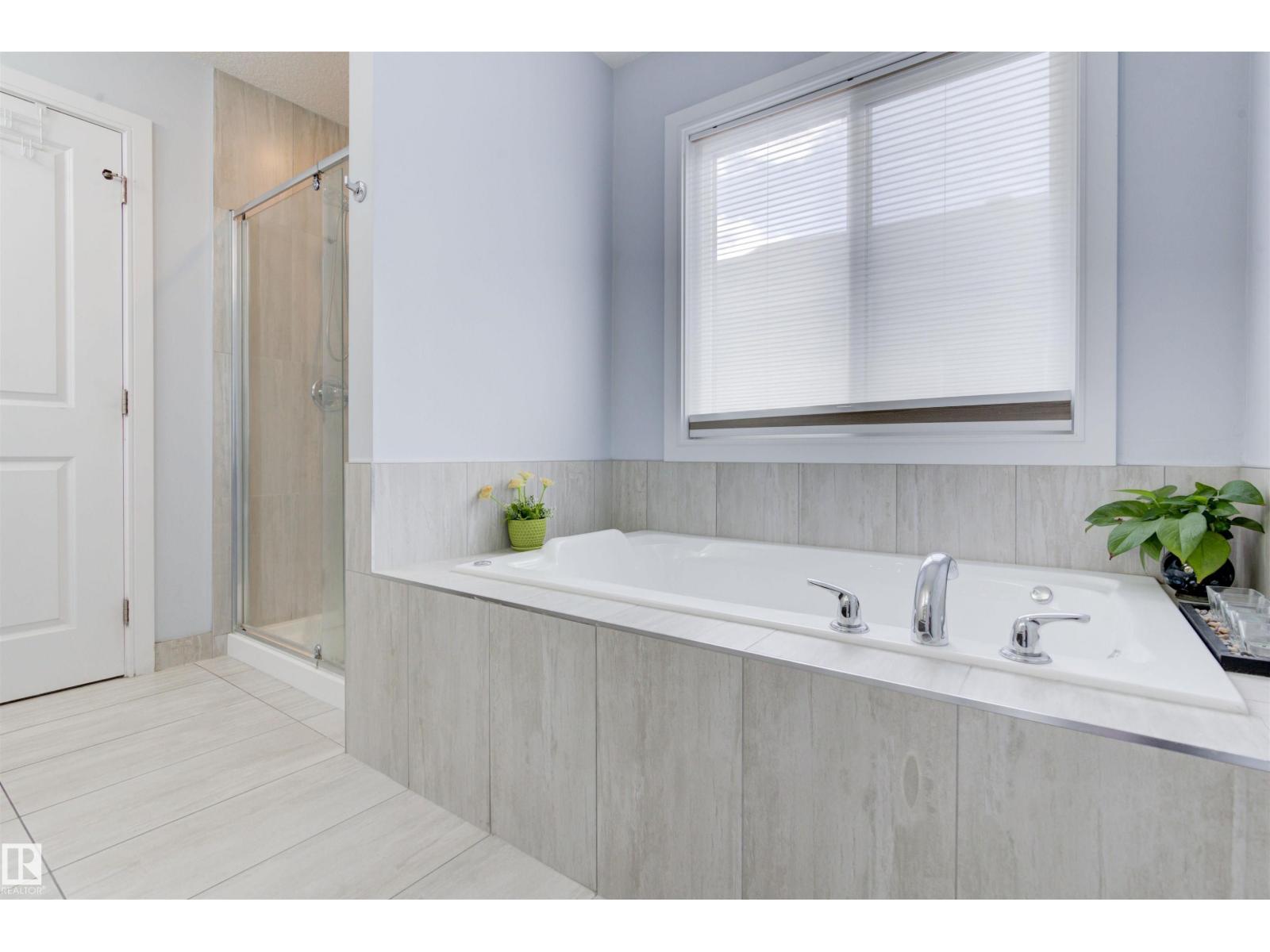 8452 Cushing Ct Sw, Edmonton, Alberta  T6W 3L3 - Photo 33 - E4483101