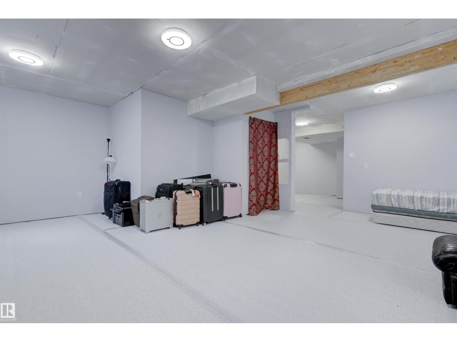 8452 Cushing Ct Sw, Edmonton, Alberta  T6W 3L3 - Photo 47 - E4483101