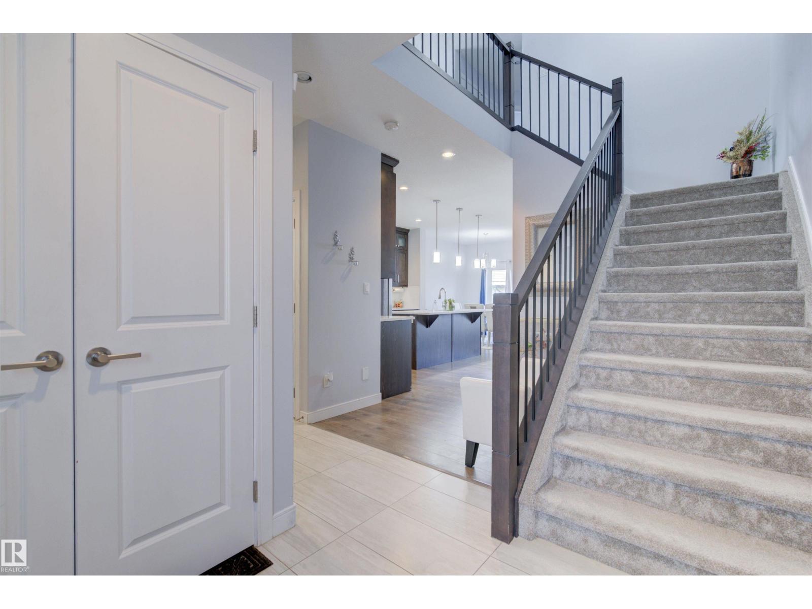 8452 Cushing Ct Sw, Edmonton, Alberta  T6W 3L3 - Photo 5 - E4483101