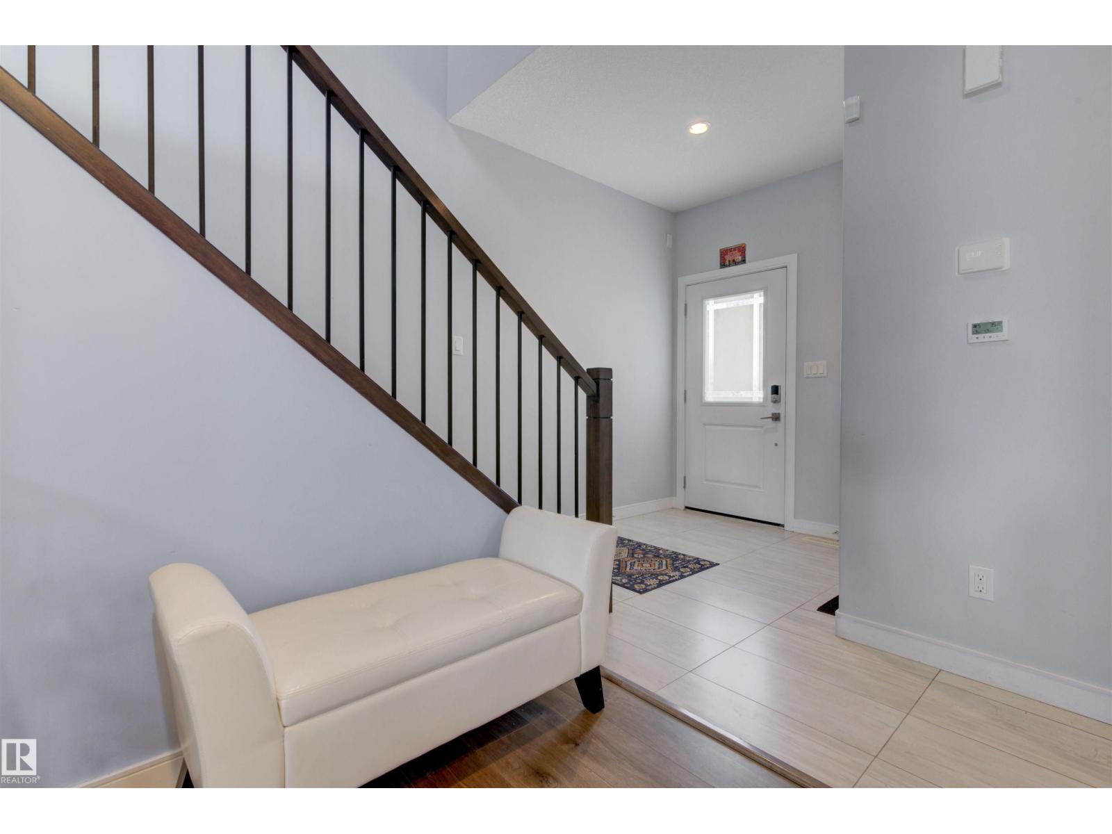 8452 Cushing Ct Sw, Edmonton, Alberta  T6W 3L3 - Photo 9 - E4483101