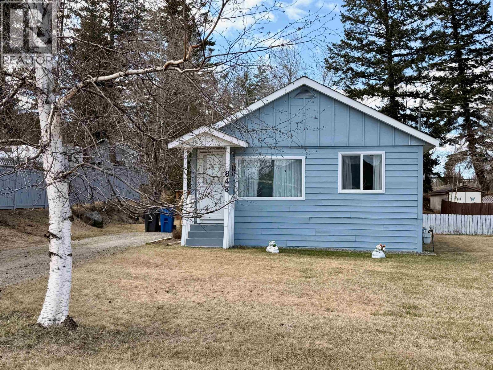 858 SCOTT ROAD, 100 Mile House, British Columbia