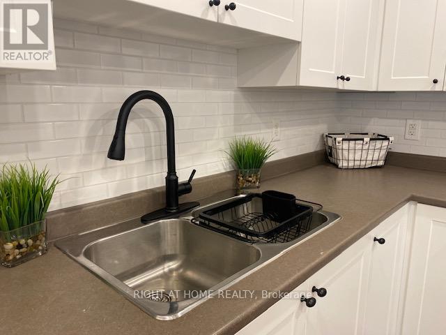 1 - 43 Hays Boulevard, Oakville, Ontario  L6H 0J1 - Photo 9 - W12887482