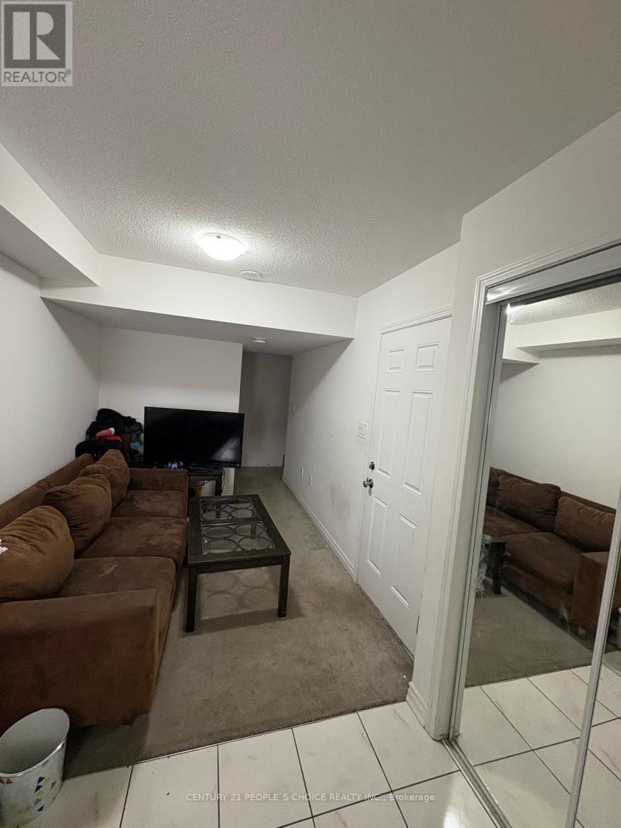 281 Murlock Heights, Milton, Ontario  L9E 1C2 - Photo 4 - W13017012