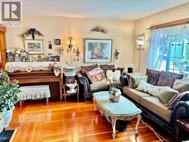 1320 Tenth Avenue, New Westminster, British Columbia  V3M 3H9 - Photo 13 - R3110813