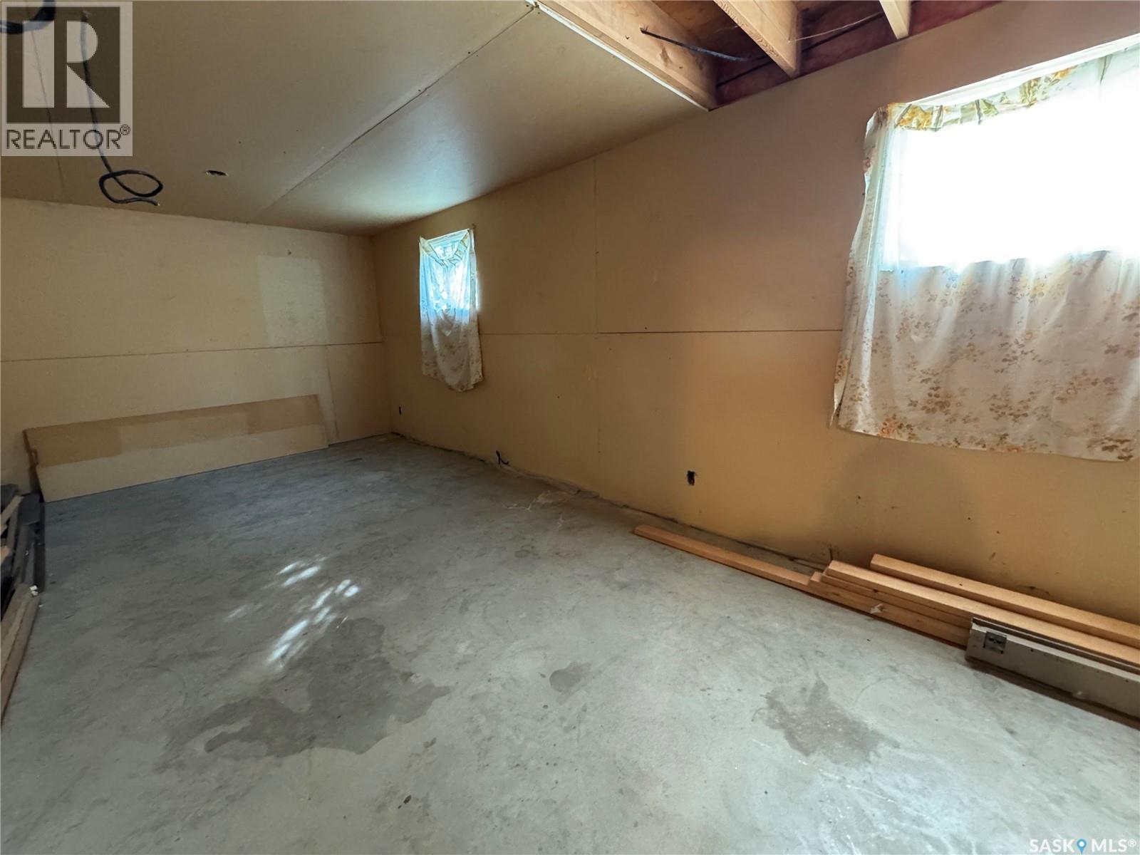 202 4th Avenue, Landis, Saskatchewan  S0K 2K0 - Photo 24 - SK033309