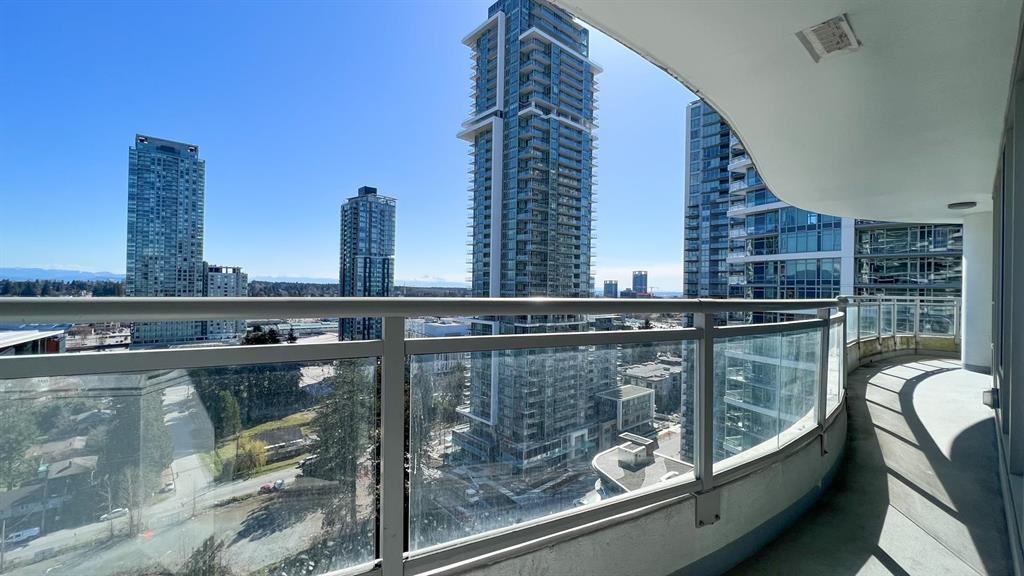 2205 13303 Central Avenue, Surrey, British Columbia  V3T 0K6 - Photo 3 - R3073855