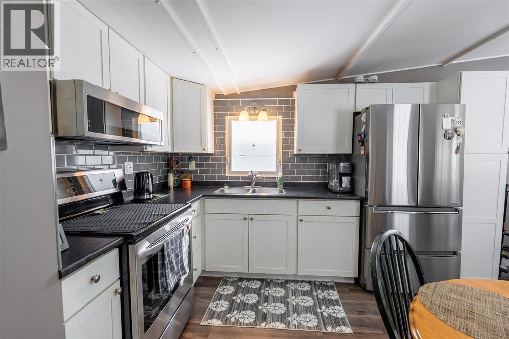 1940 London Line Unit# 31, Sarnia, Ontario  N7W 1B5 - Photo 11 - 26003097