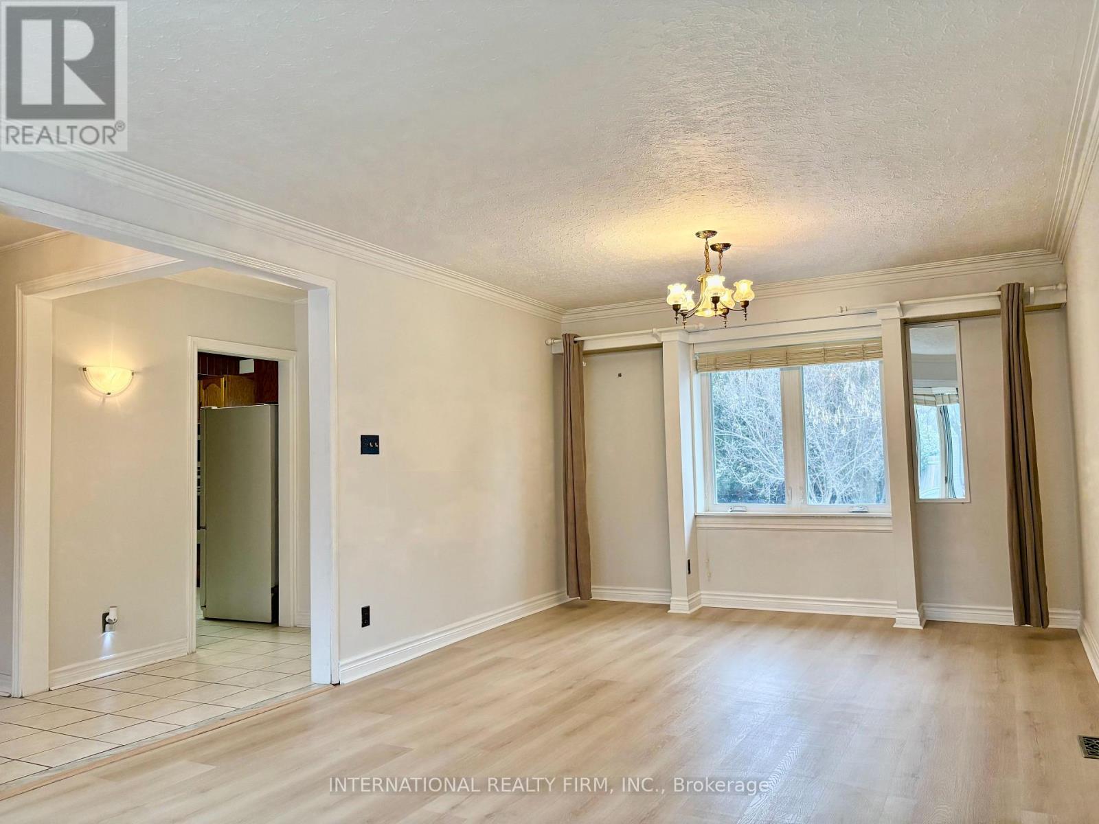 Main - 397 Centre Street E, Richmond Hill, Ontario  L4C 1B5 - Photo 4 - N12974514