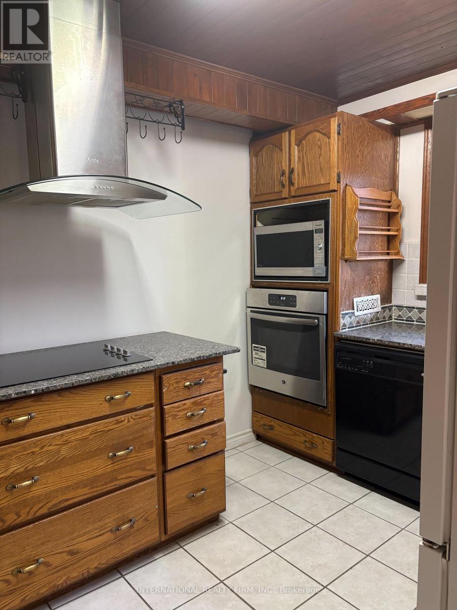 Main - 397 Centre Street E, Richmond Hill, Ontario  L4C 1B5 - Photo 6 - N12974514