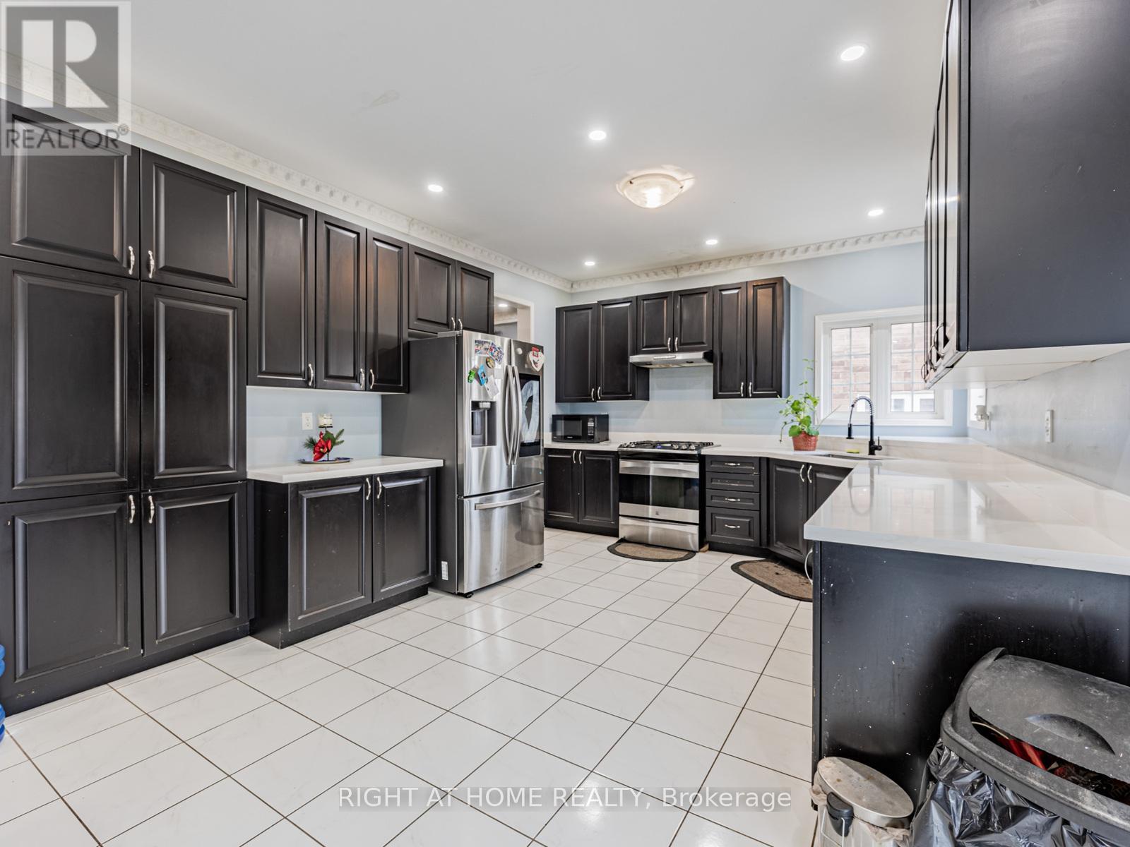 1904 Arborwood Drive, Oshawa, Ontario  L1K 0R3 - Photo 7 - E13017014