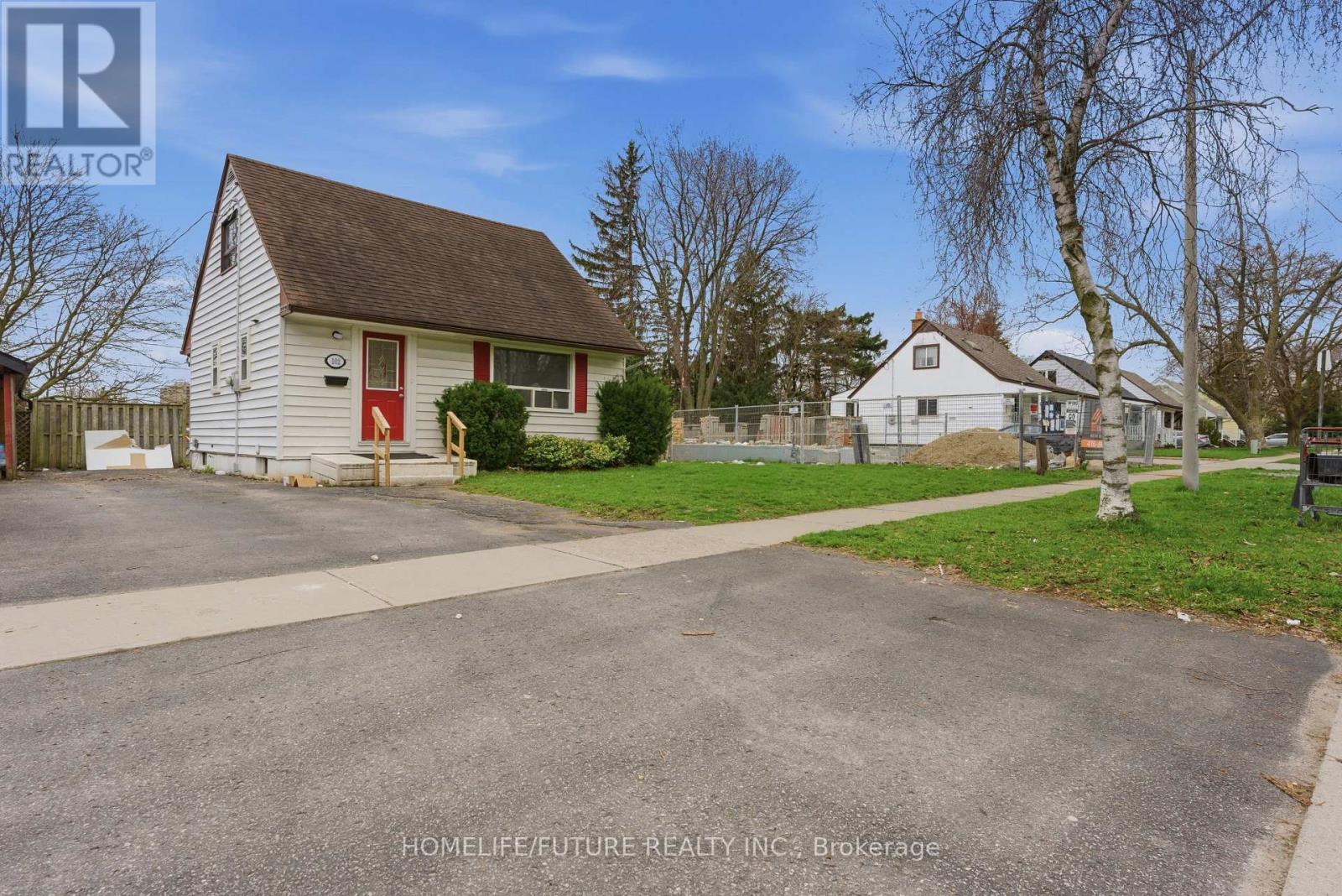 102 Kings Crescent, Ajax, Ontario  L1S 2M7 - Photo 3 - E13016610