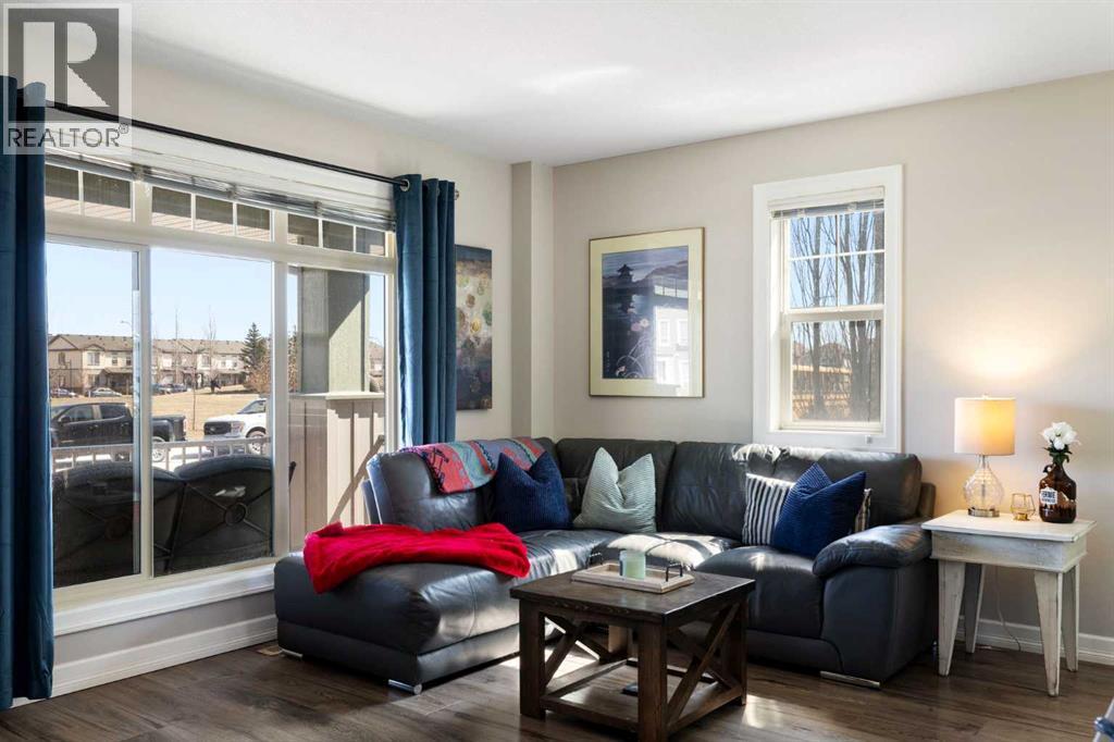 125 Copperpond Common Se, Calgary, Alberta  T2Z 5B6 - Photo 4 - A2302083