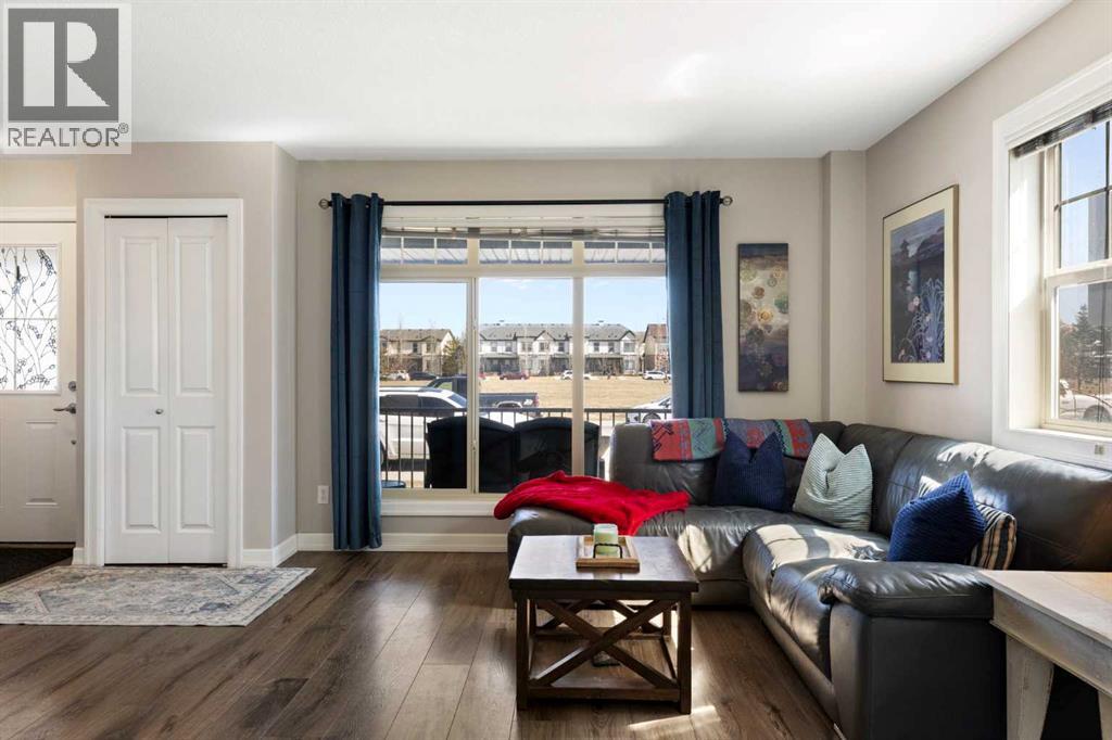 125 Copperpond Common Se, Calgary, Alberta  T2Z 5B6 - Photo 6 - A2302083