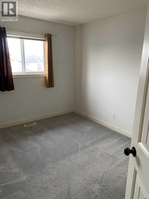 210 Saddlebrook Way NE, Calgary, Alberta  T3J 0B5 - Photo 14 - A2293645