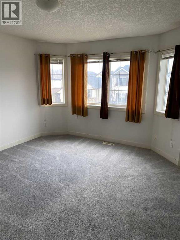 210 Saddlebrook Way NE, Calgary, Alberta  T3J 0B5 - Photo 12 - A2293645