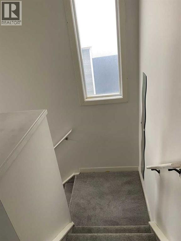 210 Saddlebrook Way NE, Calgary, Alberta  T3J 0B5 - Photo 9 - A2293645