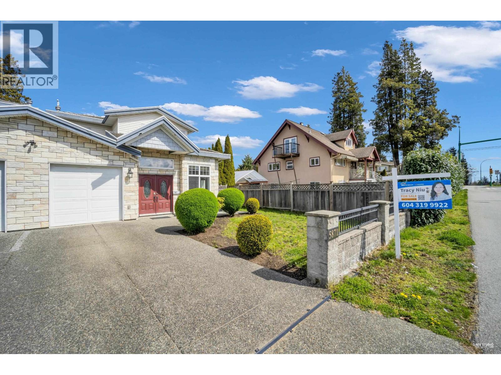 5871 Rumble Street, Burnaby, British Columbia  V5J 2C3 - Photo 2 - R3111581