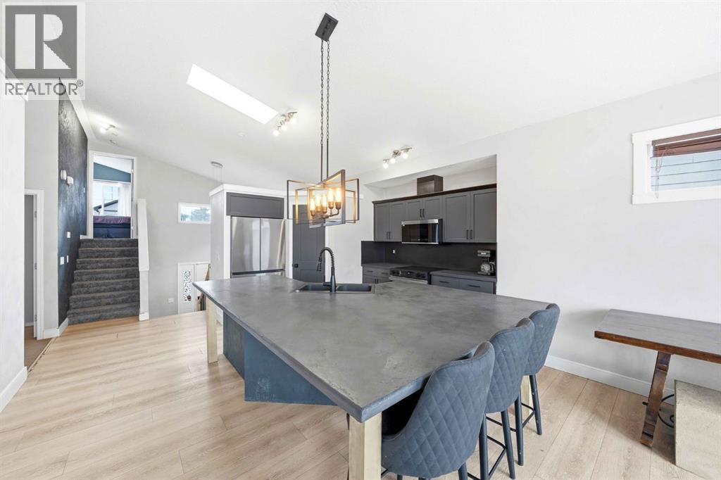 165 Thornfield Close Se, Airdrie, Alberta  T4A 2K8 - Photo 6 - A2302808