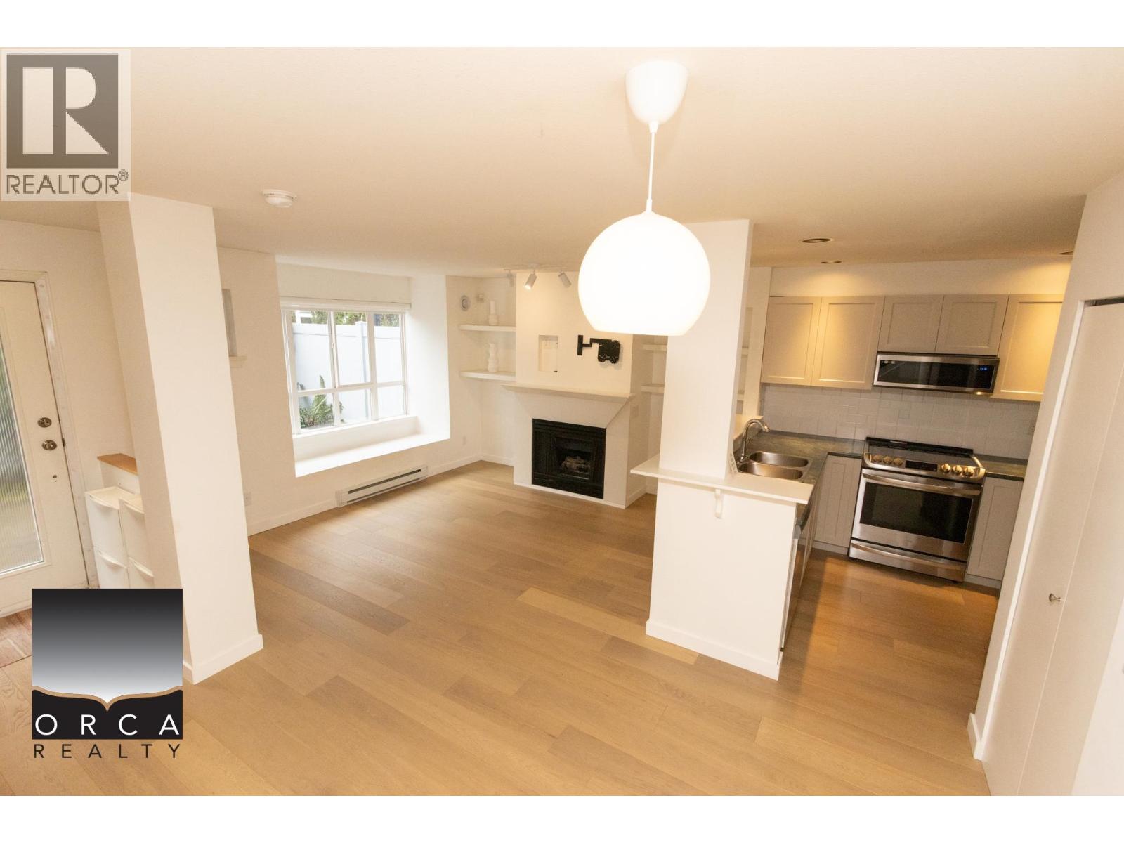 7426 Hawthorne Terrace, Burnaby, British Columbia  V5E 4K6 - Photo 5 - R3106973