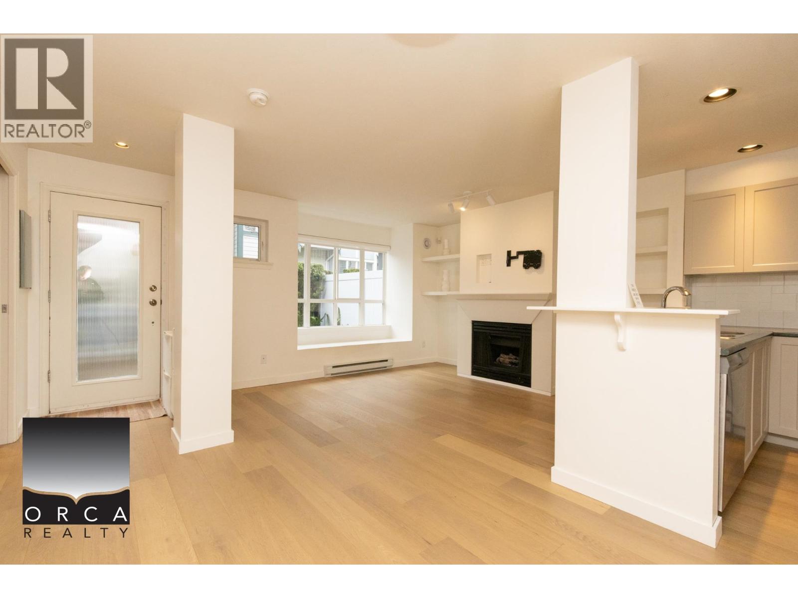 7426 Hawthorne Terrace, Burnaby, British Columbia  V5E 4K6 - Photo 6 - R3106973