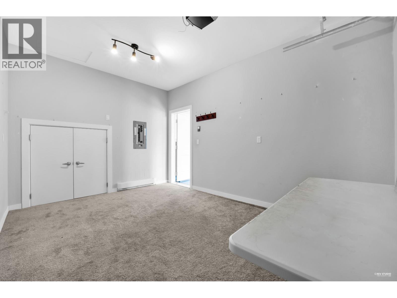 5871 Rumble Street, Burnaby, British Columbia  V5J 2C3 - Photo 40 - R3111581