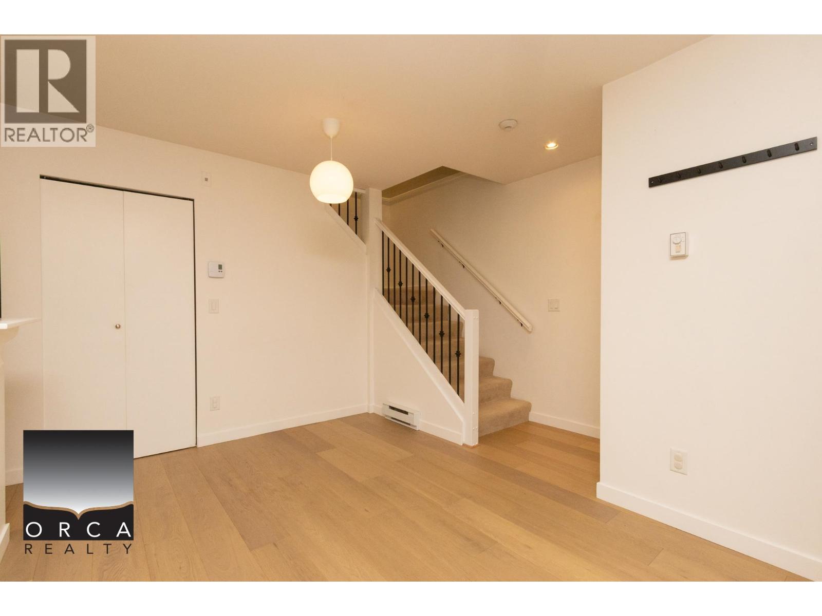 7426 Hawthorne Terrace, Burnaby, British Columbia  V5E 4K6 - Photo 13 - R3106973