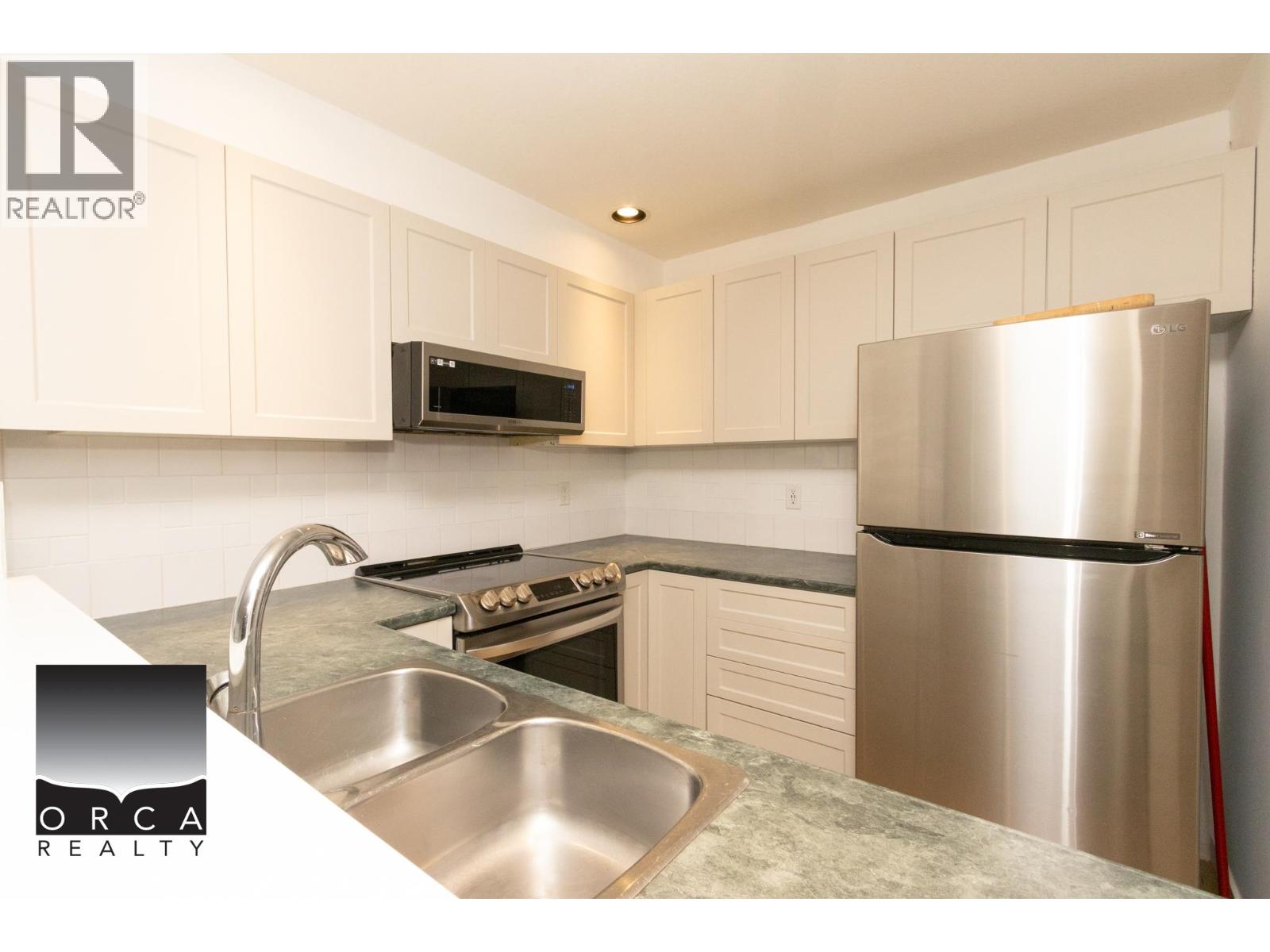 7426 Hawthorne Terrace, Burnaby, British Columbia  V5E 4K6 - Photo 9 - R3106973