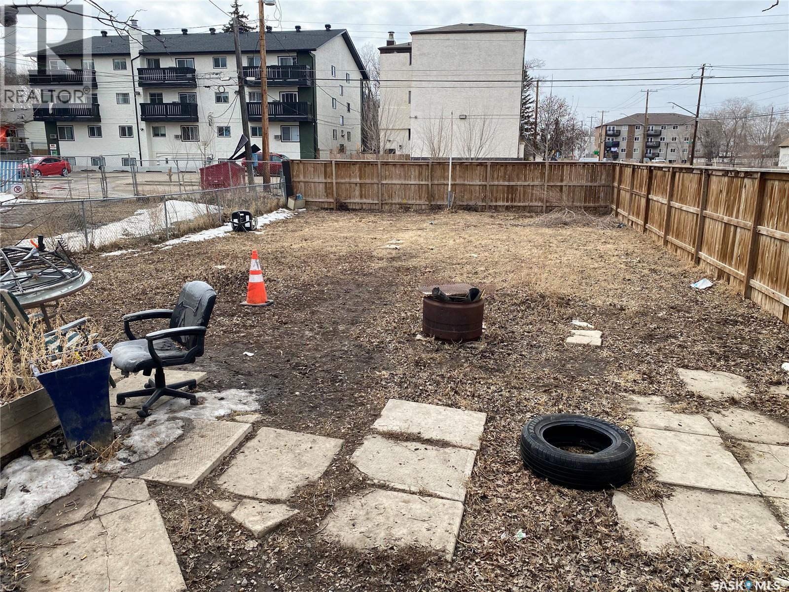 201 U Avenue S, Saskatoon, Saskatchewan  S7M 3C1 - Photo 3 - SK033337