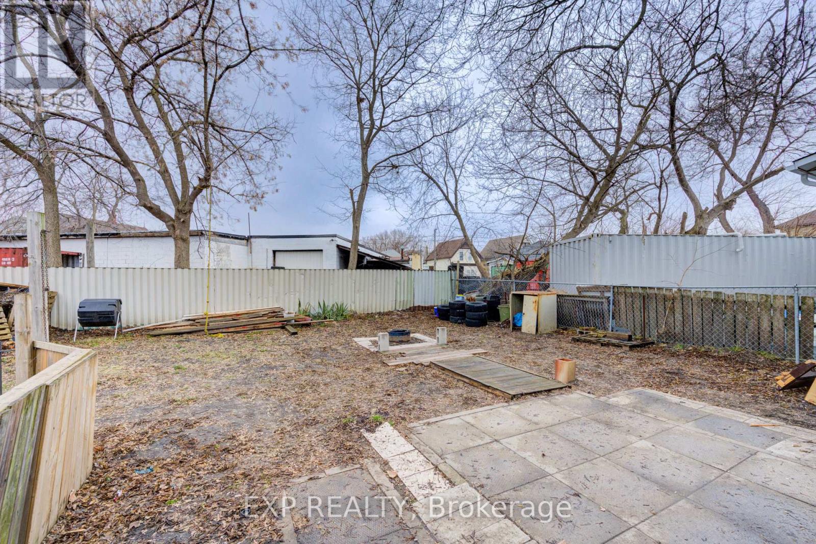 For Sale: 524 SIMCOE STREET, London East (East K), ON | 4 Bed, 3 Bath House for $295,000. See 26 photos!